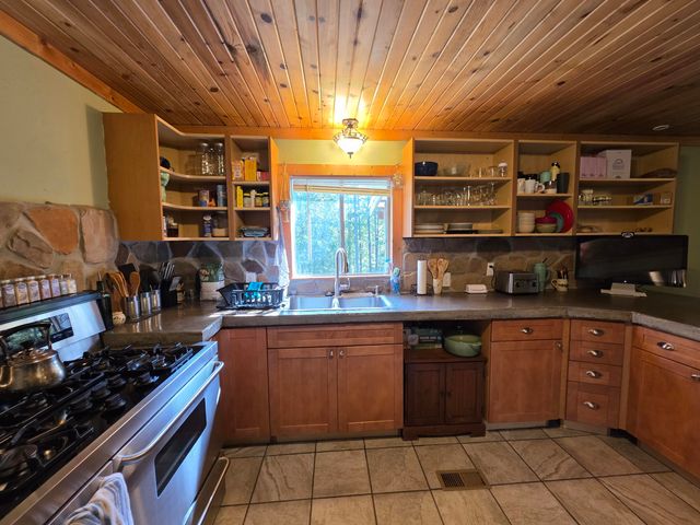 17511 Adair Lane Lane, Houston, MO 65483