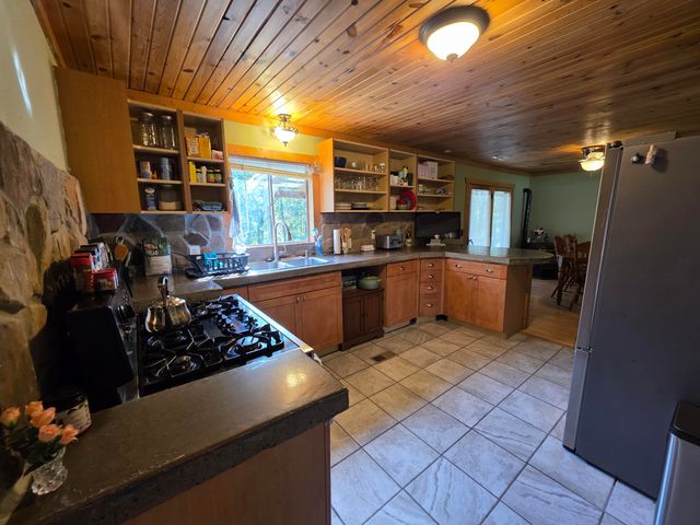 17511 Adair Lane Lane, Houston, MO 65483