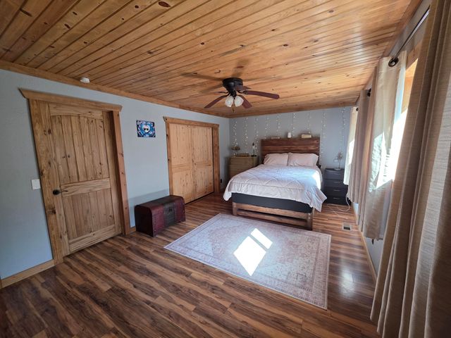 17511 Adair Lane Lane, Houston, MO 65483