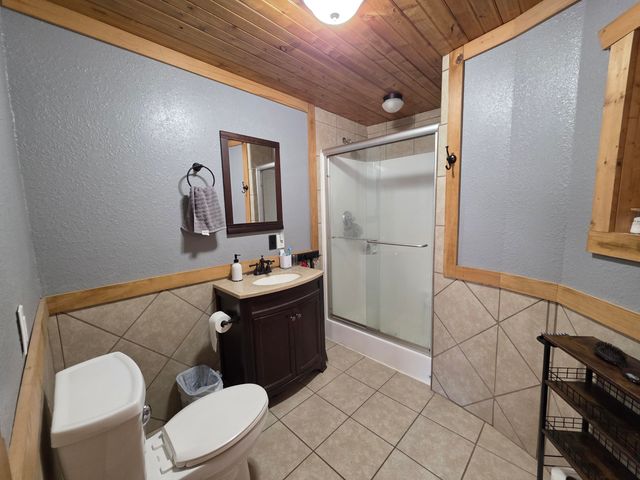 17511 Adair Lane Lane, Houston, MO 65483