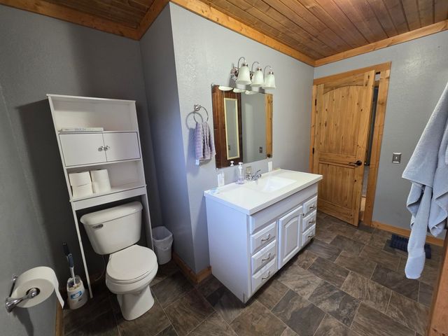 17511 Adair Lane Lane, Houston, MO 65483