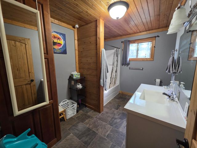 17511 Adair Lane Lane, Houston, MO 65483