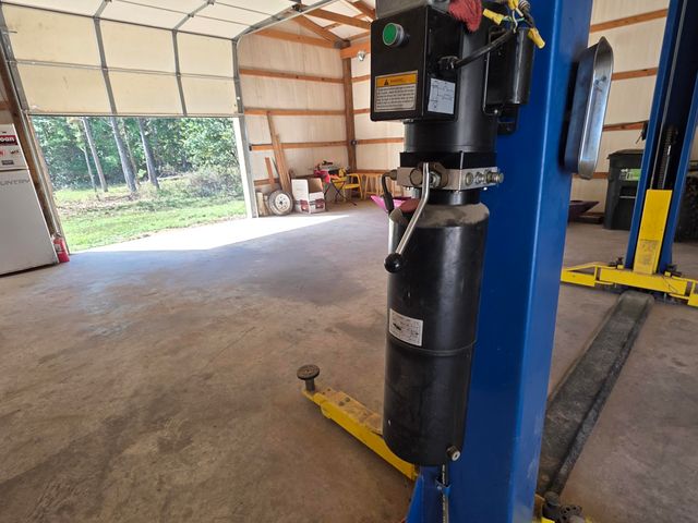 17511 Adair Lane Lane, Houston, MO 65483