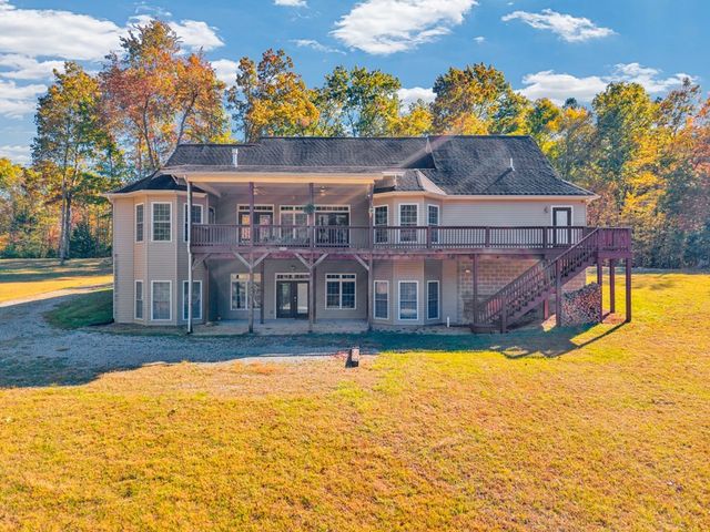 700 Falls Rd, Monterey, TN 38574