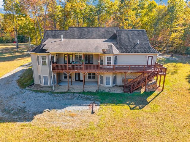 700 Falls Rd, Monterey, TN 38574