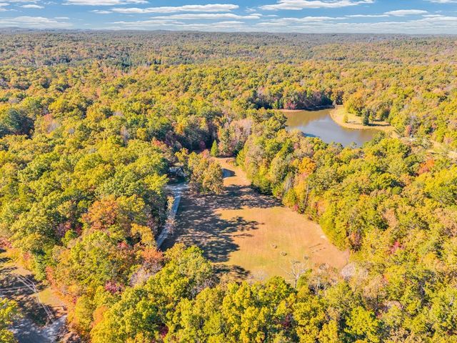 700 Falls Rd, Monterey, TN 38574