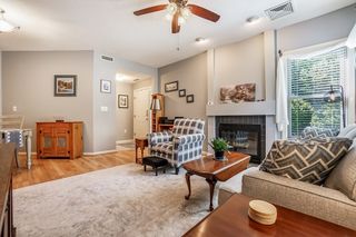 32 Hammond Pl 32, Woburn, MA 01801