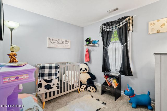 1829 Dutch Valley Rd, Clinton, TN 37716