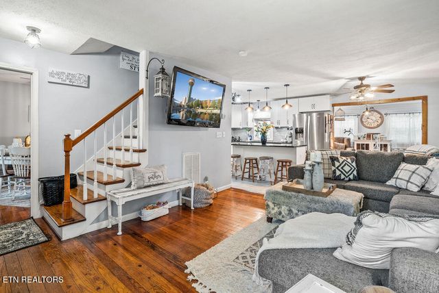 1829 Dutch Valley Rd, Clinton, TN 37716