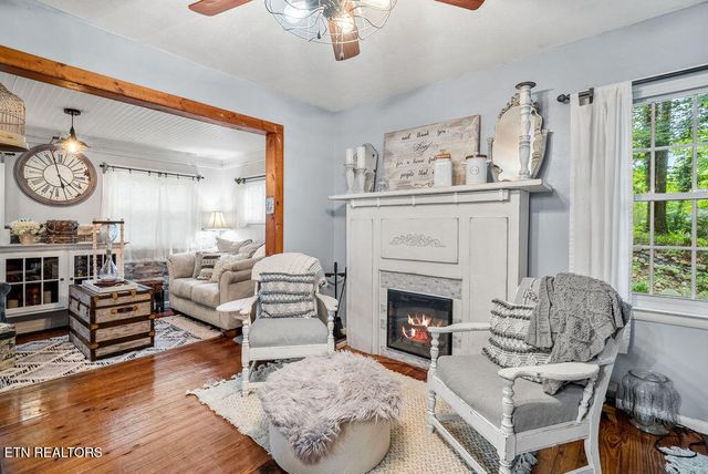 1829 Dutch Valley Rd, Clinton, TN 37716