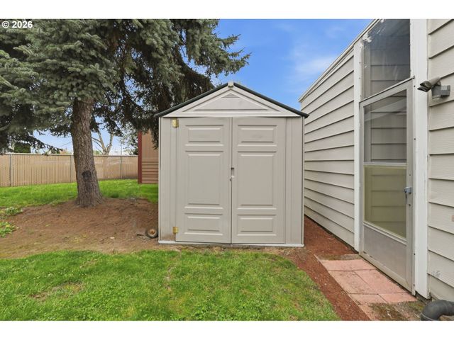 13640 Se HIGHWAY 212 23, Clackamas, OR 97015