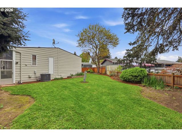 13640 Se HIGHWAY 212 23, Clackamas, OR 97015