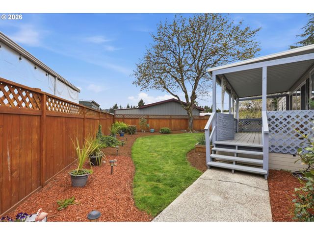 13640 Se HIGHWAY 212 23, Clackamas, OR 97015