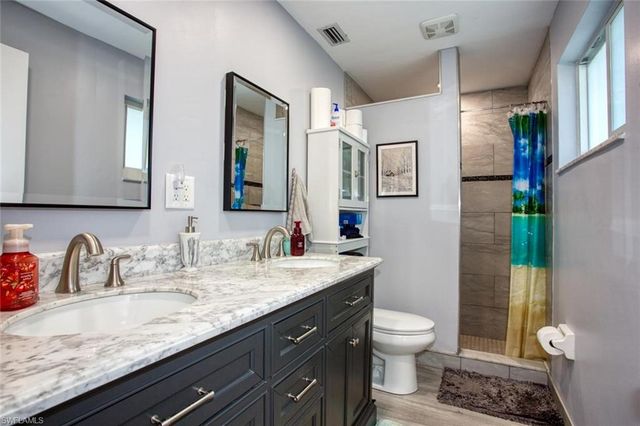 1227 Everest PKWY, Cape Coral, FL 33904