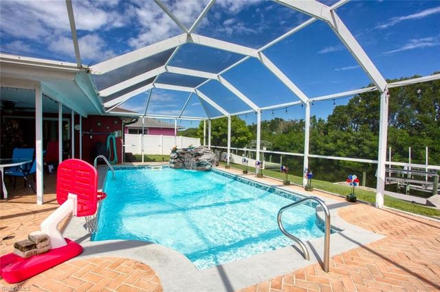 1227 Everest PKWY, Cape Coral, FL 33904