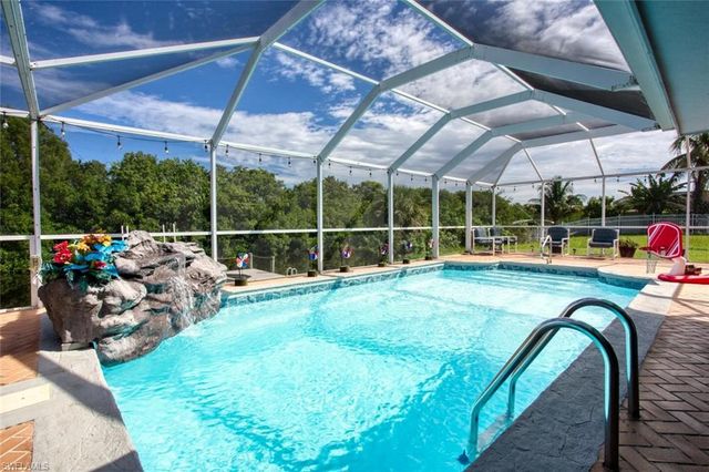 1227 Everest PKWY, Cape Coral, FL 33904