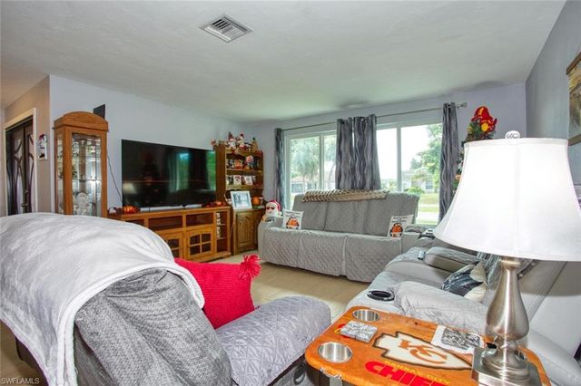 1227 Everest PKWY, Cape Coral, FL 33904