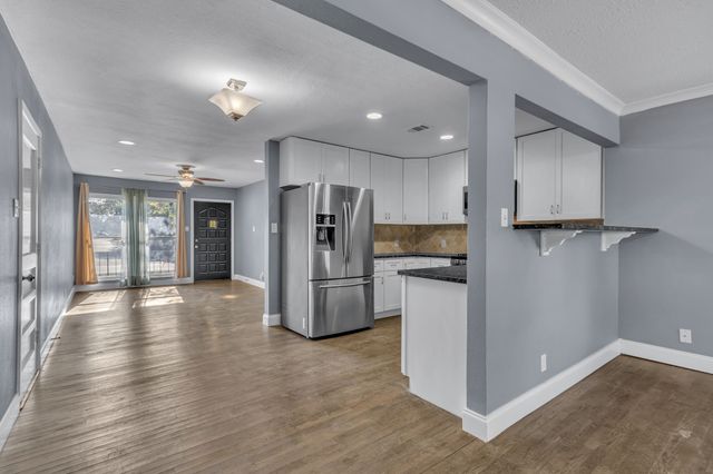 9621 Rustown Drive, Dallas, TX 75228
