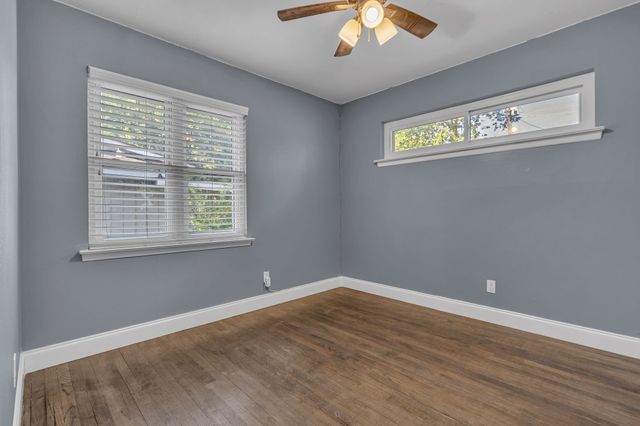 9621 Rustown Drive, Dallas, TX 75228
