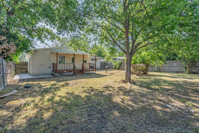 9621 Rustown Drive, Dallas, TX 75228