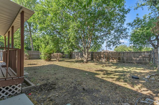9621 Rustown Drive, Dallas, TX 75228