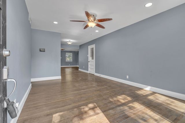 9621 Rustown Drive, Dallas, TX 75228