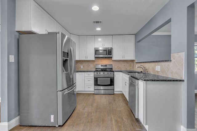 9621 Rustown Drive, Dallas, TX 75228