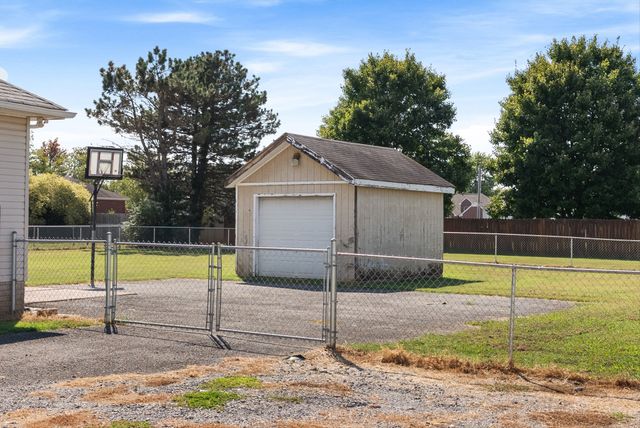 214 Westland St, Portland, TN 37148