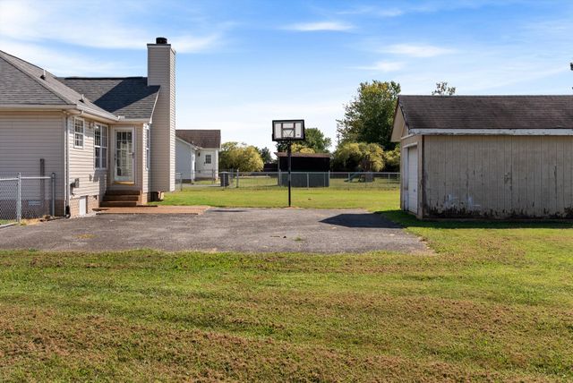 214 Westland St, Portland, TN 37148
