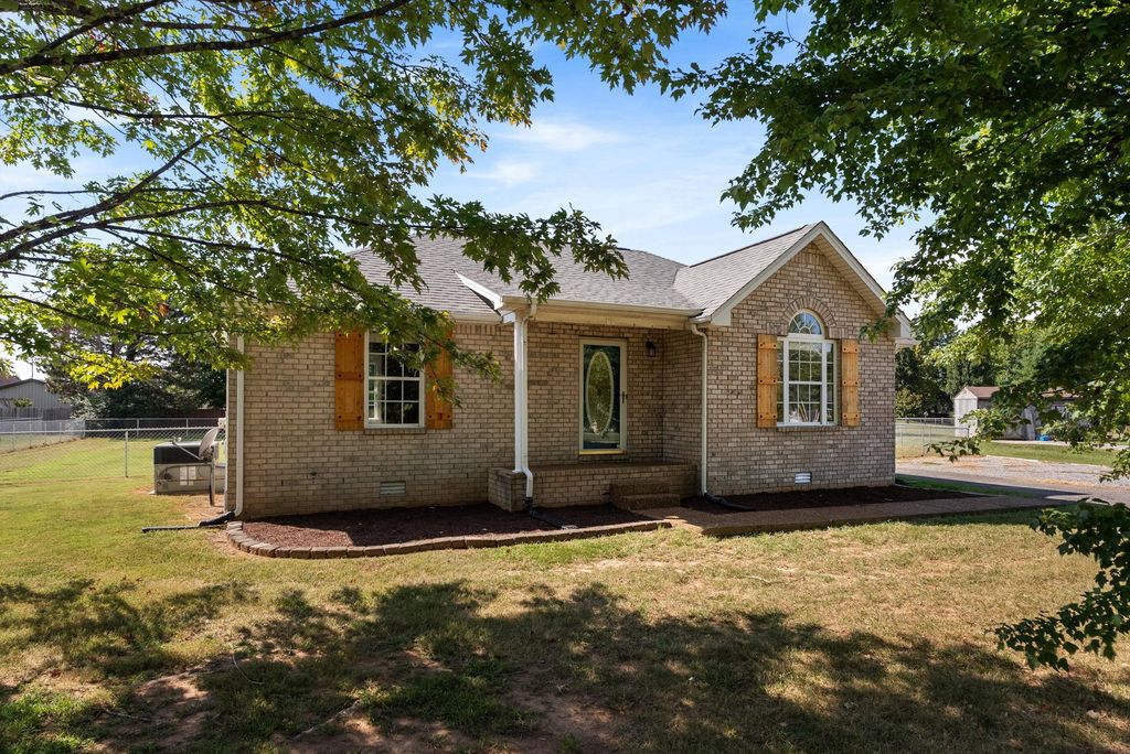 214 Westland St, Portland, TN 37148