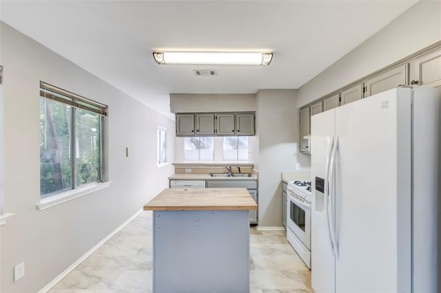6415 Jennings DR, Austin, TX 78727