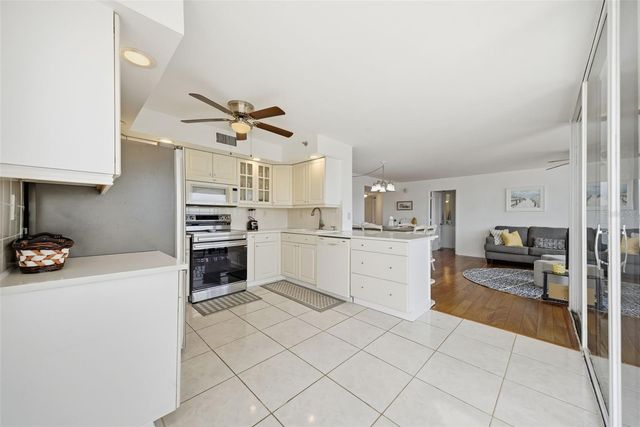 6322 PALMA DEL MAR BOULEVARD S 606, St Petersburg, FL 33715