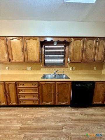 310 Vollentine Street, Yoakum, TX 77995