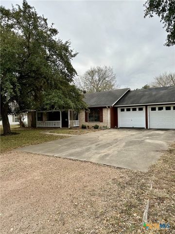 310 Vollentine Street, Yoakum, TX 77995