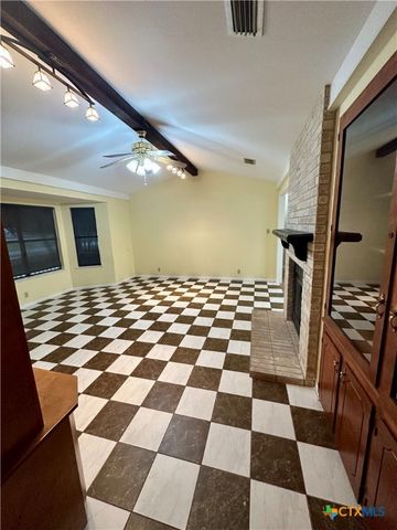 310 Vollentine Street, Yoakum, TX 77995