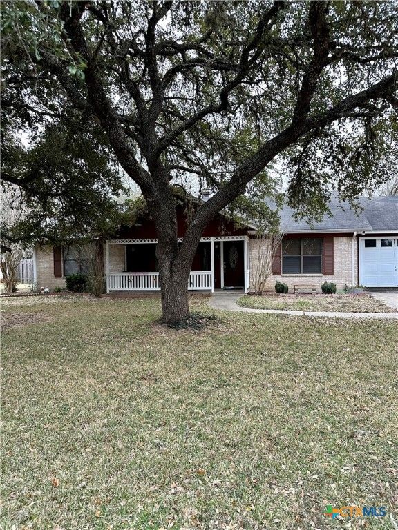 310 Vollentine Street, Yoakum, TX 77995