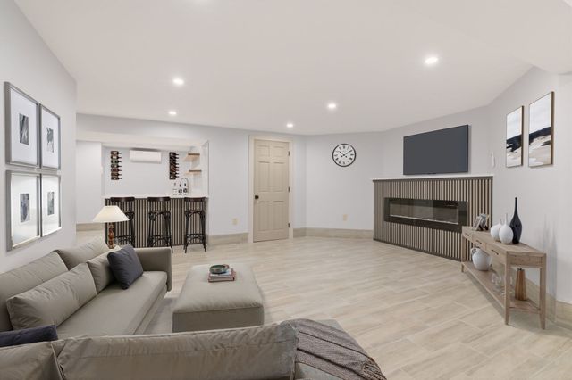 1262 Randolph Ave, Milton, MA 02186