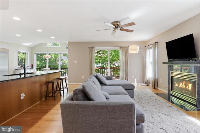 3424 SILVER MAPLE PL, Falls Church, VA 22042