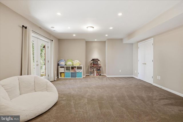 3424 SILVER MAPLE PL, Falls Church, VA 22042