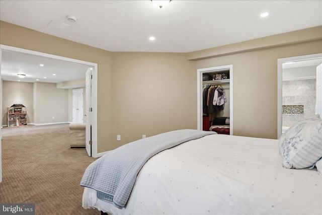 3424 SILVER MAPLE PL, Falls Church, VA 22042