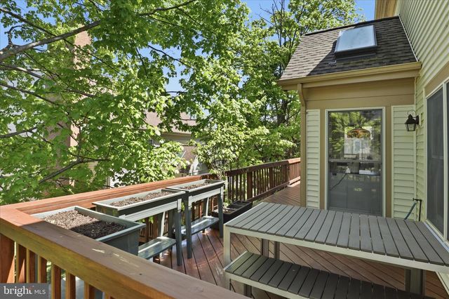 3424 SILVER MAPLE PL, Falls Church, VA 22042