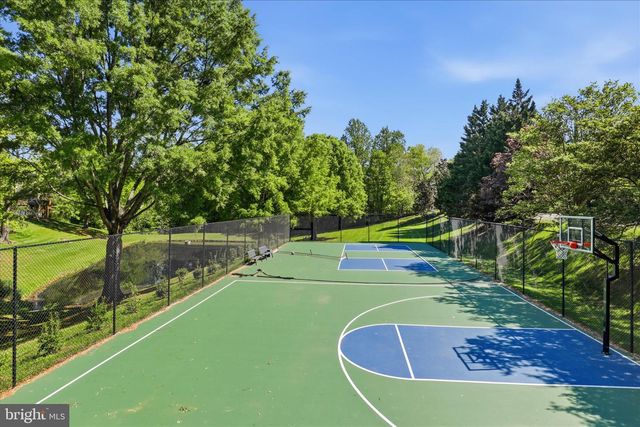 3424 SILVER MAPLE PL, Falls Church, VA 22042