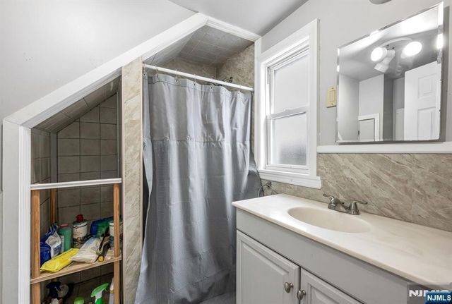 19 Entwistle Avenue, Nutley, NJ 07110