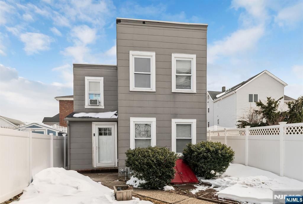 19 Entwistle Avenue, Nutley, NJ 07110