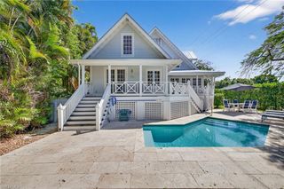 660 8th AVE S, Naples, FL 34102