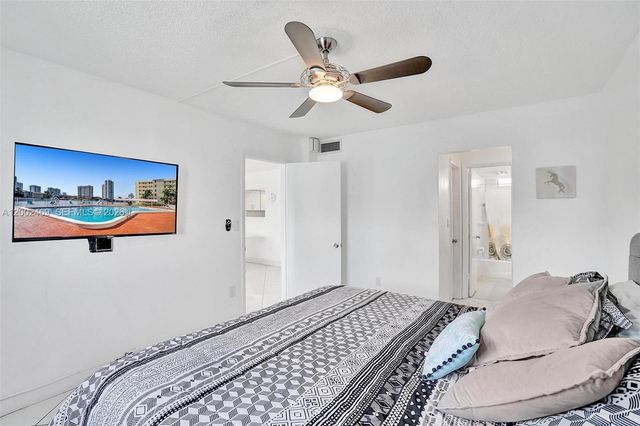 2999 Point East Dr C511, Aventura, FL 33160