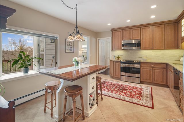 18 Hayrake Lane, Chappaqua, NY 10514