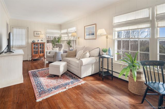 18 Hayrake Lane, Chappaqua, NY 10514