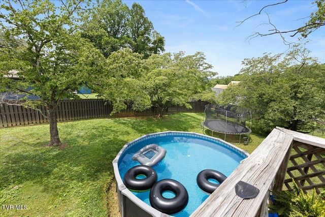154 Carden Drive, Elizabethton, TN 37643