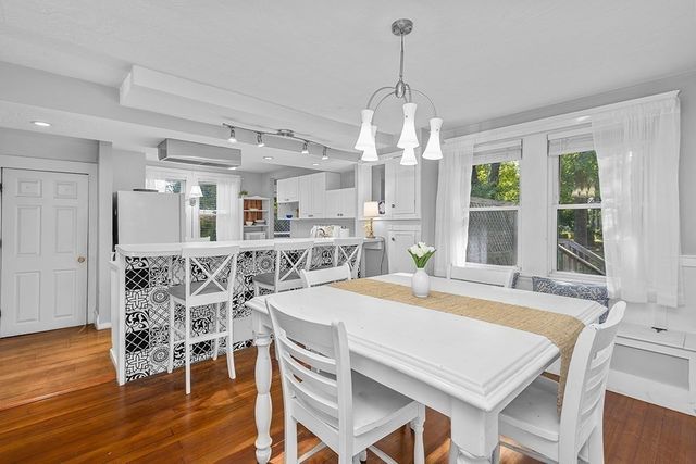54 Riverside Place, Walpole, MA 02081